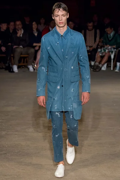 Look 30
